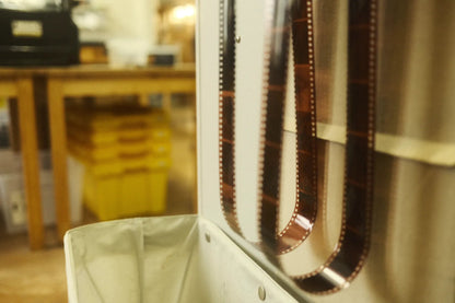 35mm Filmentwicklung + Scanning (C - 41) - filmstop.ch